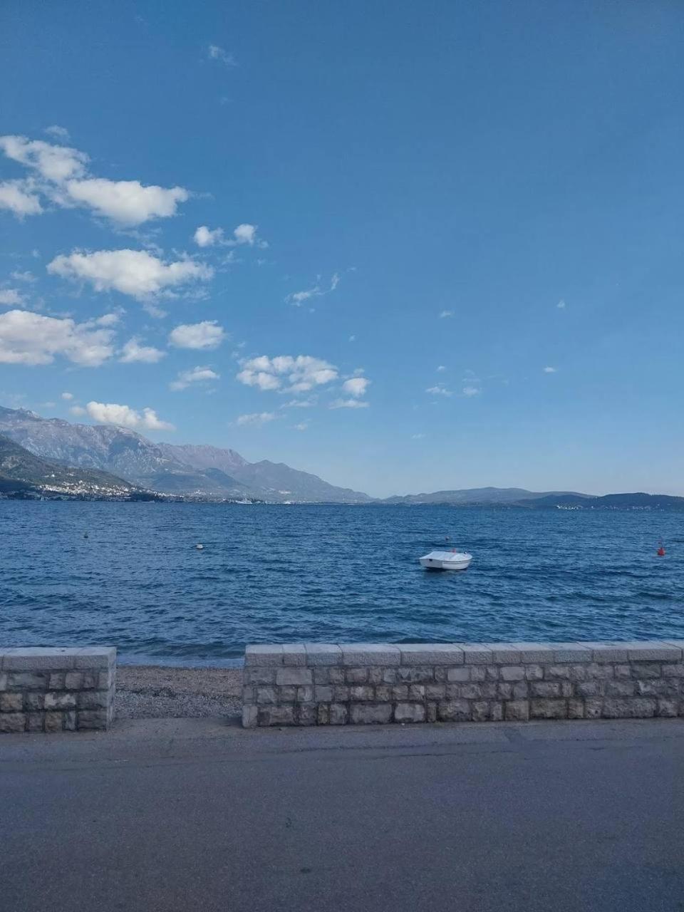 Apartments Apple Cat Montenegro Ko Bijela Luaran gambar