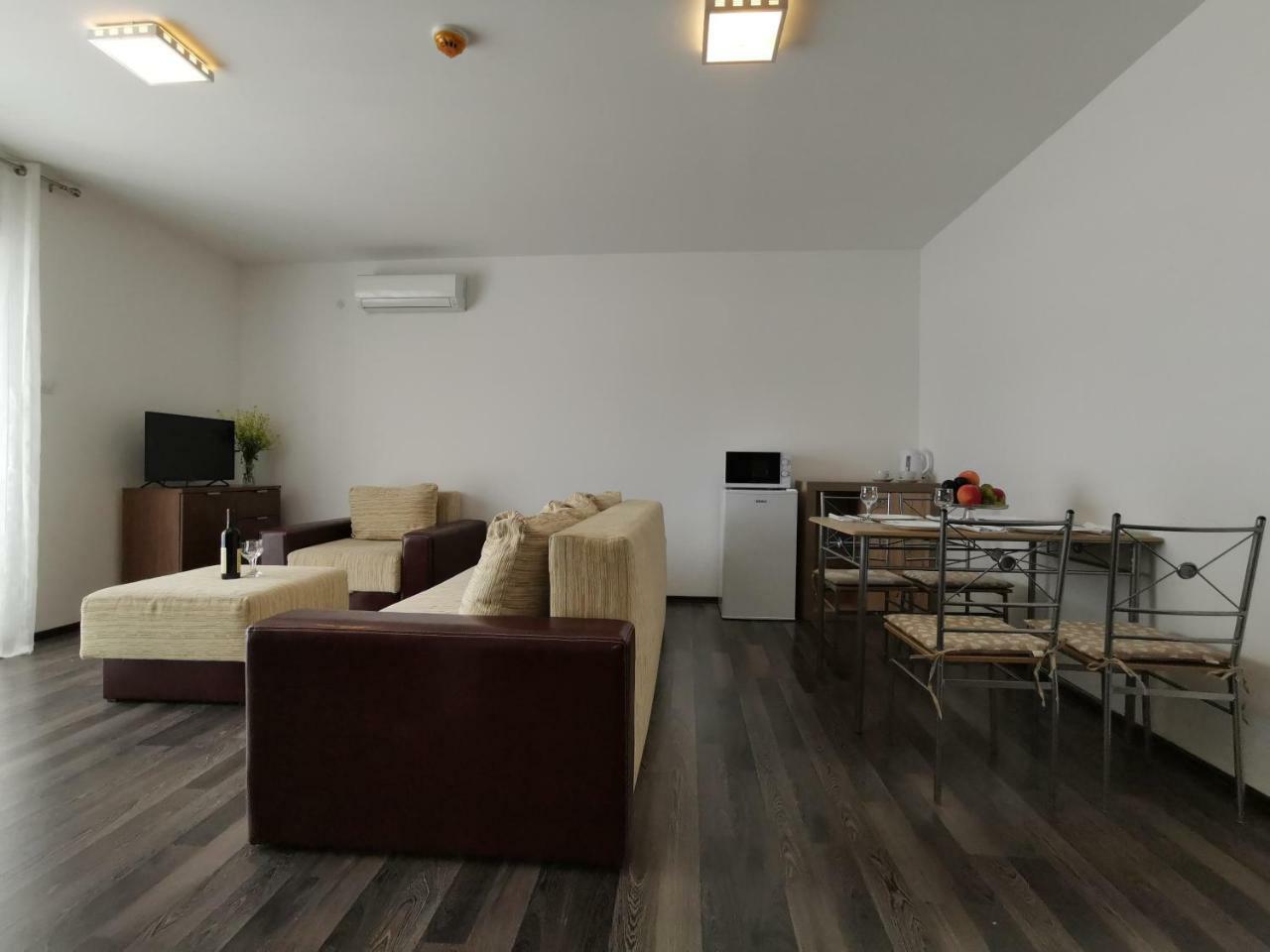 Apartments Apple Cat Montenegro Ko Bijela Luaran gambar